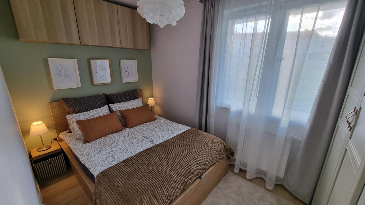 Apartament Mlody Gdansk - Bezplatny Parking, Mocne Wifi, Dobre Polaczenie Z Lotniskiem Exterior photo